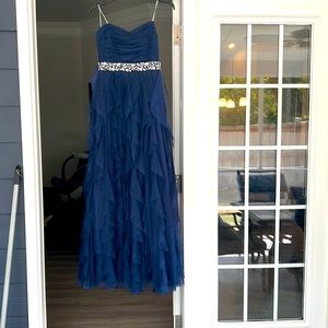 Prom dress-size 9! Only worn twice.